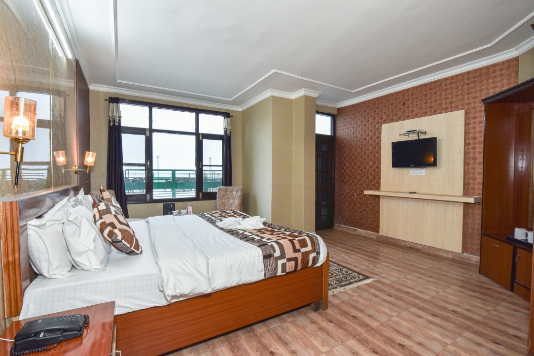 Hotel Hills Luxury Deluxe Room